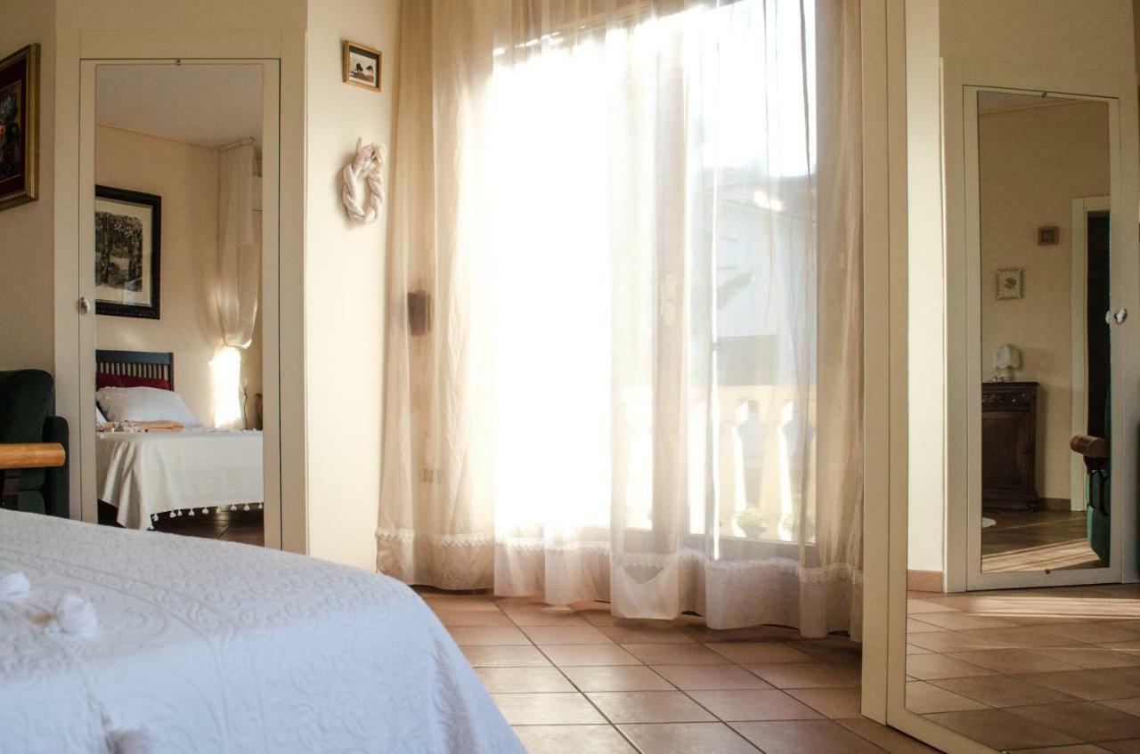 Tre Civette Sul Como Cartoceto Buitenkant foto